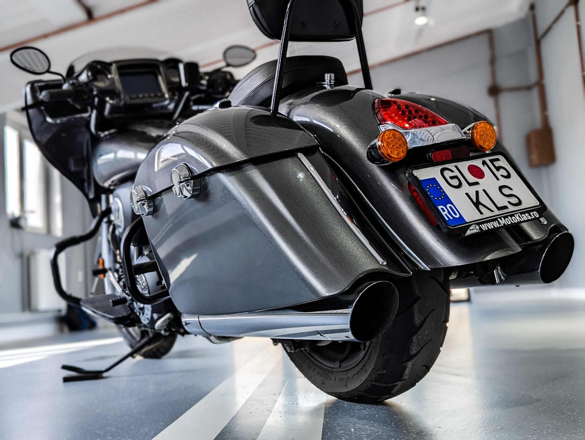 Indian Chieftain, Gri, 1811cc, an 2018 – Admotors – Vânzări